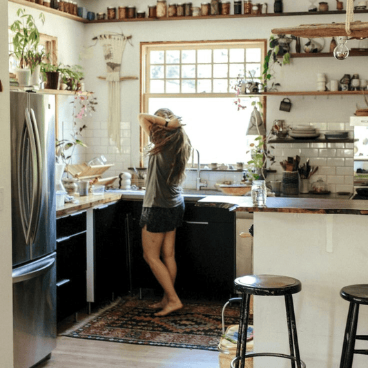 Plastic-Free Living in 2025: 10 Swaps That Make the Biggest Difference - Easey Earth