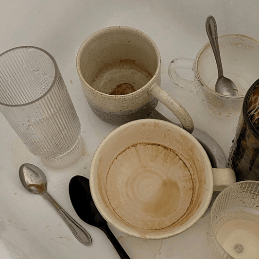The Truth About Your Liquid Detergent (And What’s Hiding in That Bottle) - Easey Earth